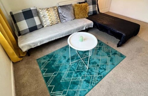 Northampton House | Impeccable 3 bed House in Northampton-perfect for families, contractors