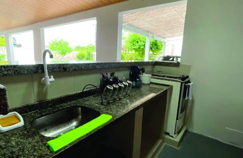 Meia Praia House | Casa com Espaço Para Pets, Lindo Jardim e Área Gourmet com Churrasqueira