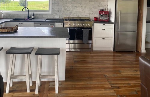 Kinloch House | Cottage on Poihipi Taupo Gorgeous, cosy, brand new 3 bedroom cottage