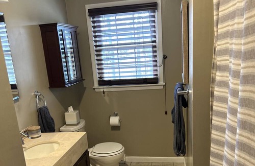 Williston North House | Spacious 5-bedroom house 2 miles from Burlington Airport