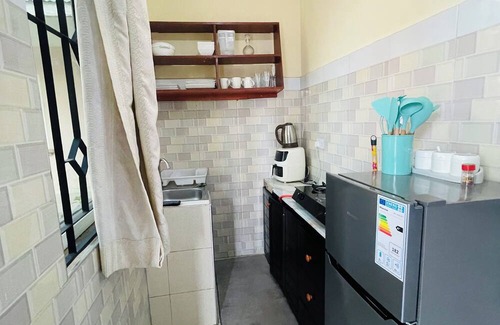Horley Apartment | 10 minutes to the indian ocean beach! Suitable for longer and short stays