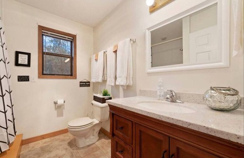 Blairsville Cabin | Romantic Cabin, Forest View & Indoor Fireplace