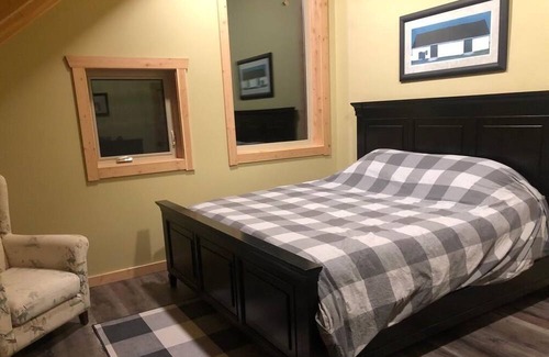 Eagle Creek Cottage | 4 season timberframe lake house in the pristine Caribou