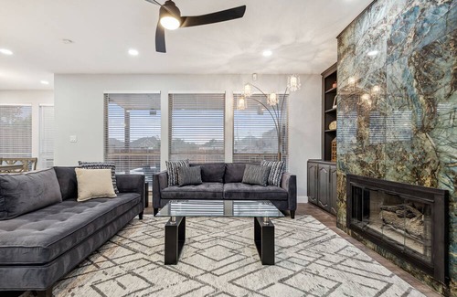 North Central Carrollton House | Beautiful & Large Pool House