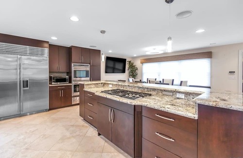 Lido Beach House | Water View Beach House with roof top deck and private beach