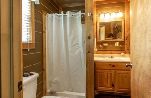 Cleora Cabin | The Nightingale Cabin