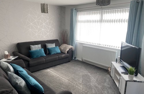 Thornaby On Tees House | Home from Home Howard’s House provides a comfy , clean home for your stay .