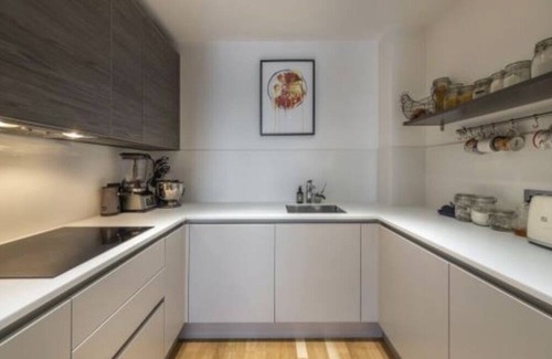 St. George's Apartment | Stylish one bedroom apartment with patio balcony