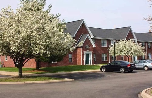 Bloomington Apartment | 3 Bedroom apartment - Close to Rivian
