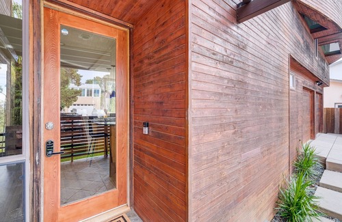 Del Mar Heights Cottage | Stunning Del Mar Home w/Deck: 1 Mi to Beach!