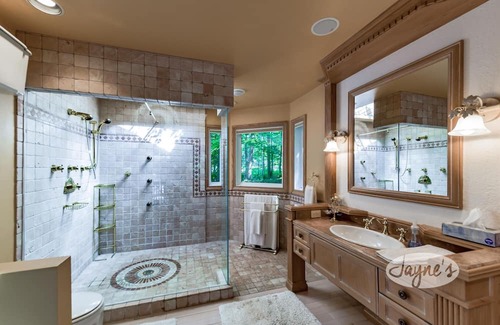 Muskoka Lakes Cottage | 2 cottages with a total of 6 bed and 5 bath on Lake Rosseau