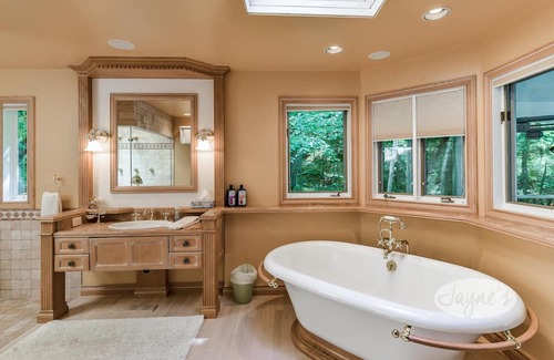 Muskoka Lakes Cottage | 2 cottages with a total of 6 bed and 5 bath on Lake Rosseau