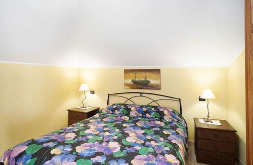 Dolceacqua Apartment | Apartment 'L'albicocco' with Balcony and Wi-Fi