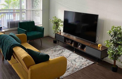 Spring Branch East Apartment | Cozy Oasis