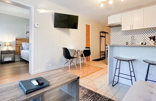 Mont-Tremblant Village Condo | The Alpine Nest-3 Beds|4 Guests |Free Parking |Pool