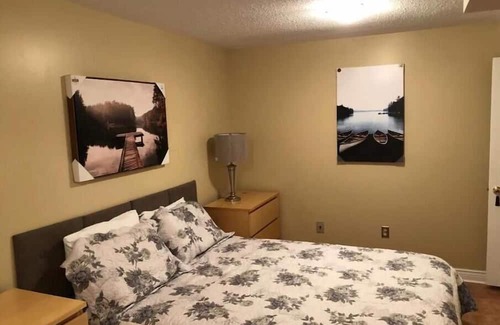 Central Erin Mills House | Center Erin Mills Apartment