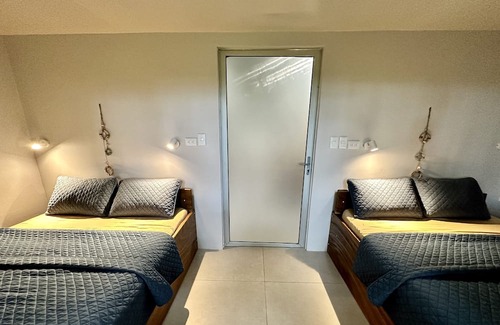 Penjamo House | Forest Hideaway: Container Retreat with Private Pool. Pet friendly!