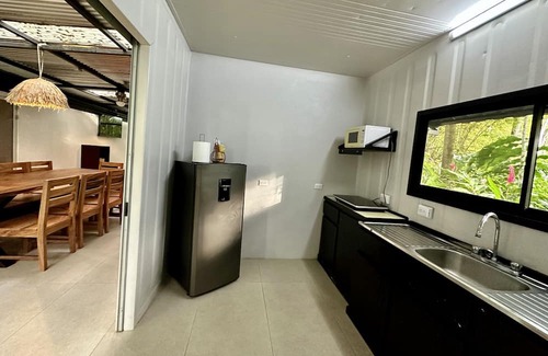 Penjamo House | Forest Hideaway: Container Retreat with Private Pool. Pet friendly!