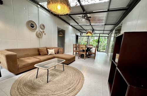 Penjamo House | Forest Hideaway: Container Retreat with Private Pool. Pet friendly!