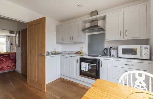 Frome House | Spacious, elegant home. Central location. Ideal for holidays and business.
