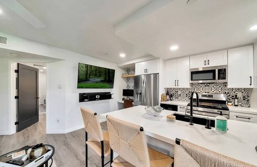 Rancho Mission Viejo Condo | Cozy condo near town & beach with full kitchen.
