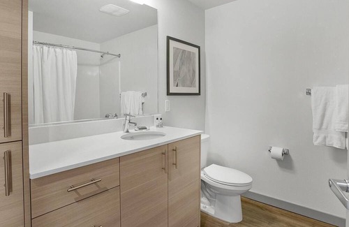 Kent Apartment | Modern Apartment in Prime Location (ID9335X34)