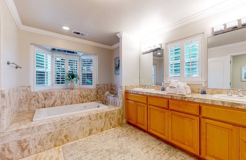 El Granada House | Luxury beach house with private hot tub, enclosed yard, BBQ, & fireplace