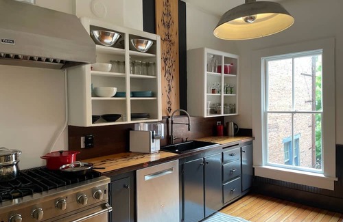 Adelma Beach Apartment | Unique flat in Heart of Downtown Port Townsend!