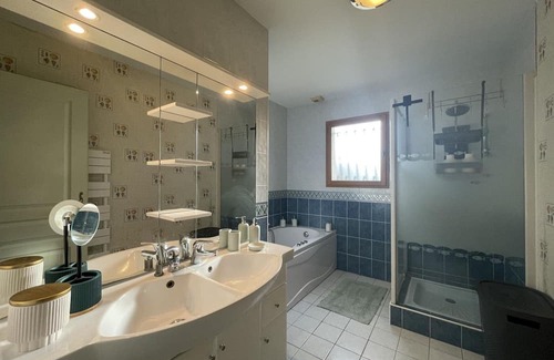 Avermes Cottage | Gite Avermes, 2 bedrooms, 4 persons