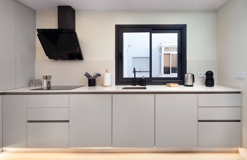 Gamarra Apartment | Live Like a Local: Your Comfortable Retreat at Pasaje Igueldo, Málaga!