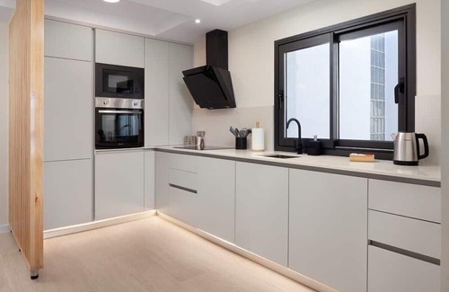 Gamarra Apartment | Live Like a Local: Your Comfortable Retreat at Pasaje Igueldo, Málaga!