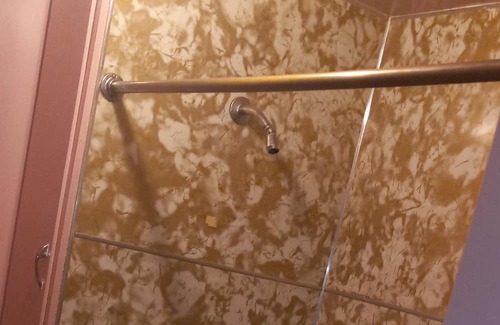 Calumet Apartment | vintage city apartment, quiet with nice view