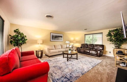 Otterbien Home House | The Dorothy Lane Market House