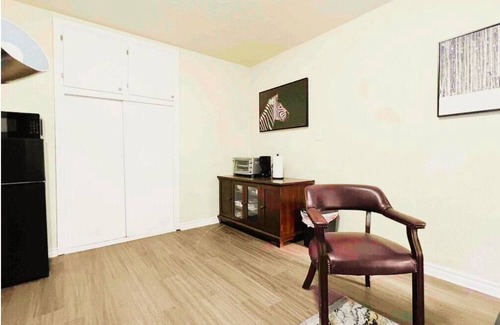 Central Oklahoma City Apartment | Cozy house- Step from OK's Zoo-
