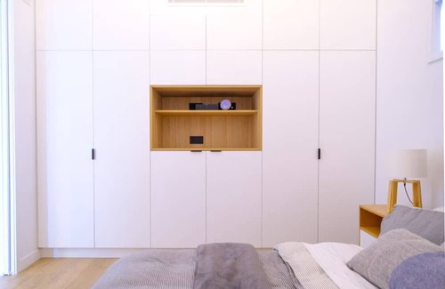 Coldstream House | Off-grid Smart Home located on a trailblazing regenerative farm