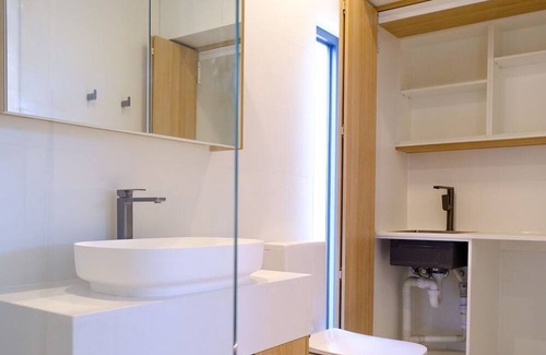 Coldstream House | Off-grid Smart Home located on a trailblazing regenerative farm