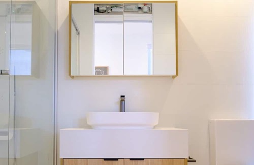 Coldstream House | Off-grid Smart Home located on a trailblazing regenerative farm
