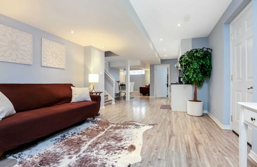 Churchill Meadows House | Mississauga Suite - Near Erin Mills Town Center