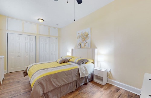 Downtown Apartment | Historic apartment full of natural light, new renovations, full kitchen, & W/D