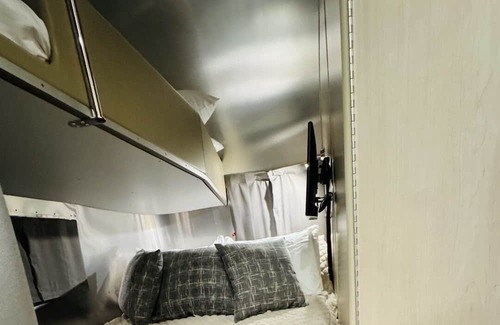 Bay Ho House | Experience Airstream Luxury in sunny San Diego! Embark on a one of kind vacation