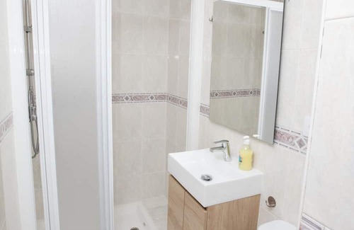 Aldaia Apartment | Acogedor Apartamento Valencia, 3 Habitaciones, Cerca del Aeropuerto y la Playa