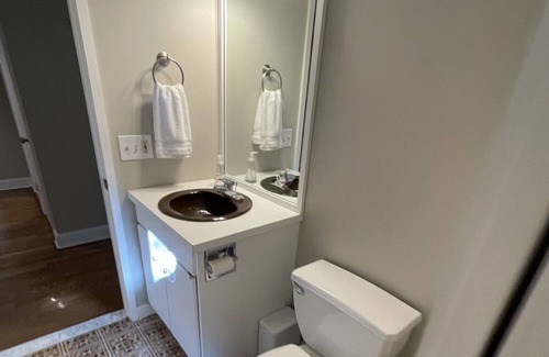 Westport House | Pool heaven 5 minutes away from the beach! Bring the whole family: pet friendly!