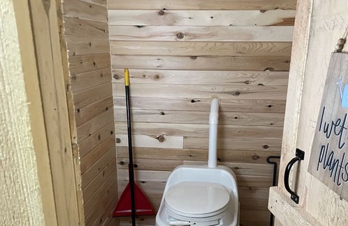 Hastings Highlands Cabin | Lakefront Tiny Home