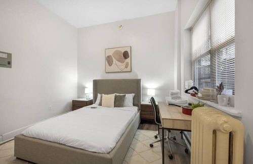 Borough Park House | City Living Redefined: Contemporary Charm in Brooklyn