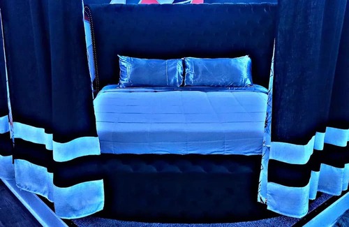 North Philadelphia Apartment | Philadelphia’s Kickback 2 Kingbed/ Studio Apt