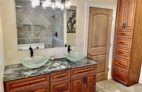 Charlottesville House | Charlottesville home - hot tub, fire pit & pond