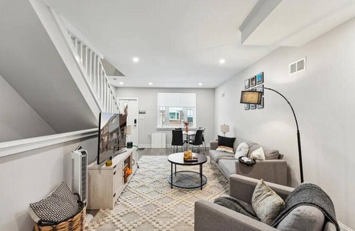 South Philadelphia House | Modern Chi Retreat