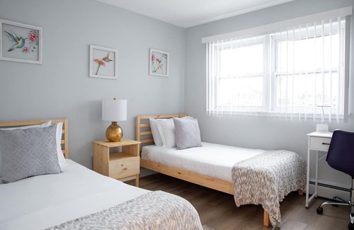 Elmwood Park Condo | Modern Apartment by MILA Home ,Close to O'Hare, 2BR, Free Parking, Self Check In