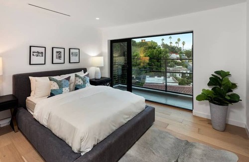 Adams Hill House | Spacious 5B/7B Home In The Heart Of Los Feliz