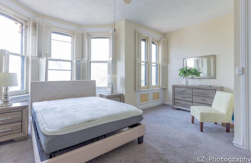 Portsmouth Apartment | Old Town Portsmouth Retreat in the Historic District